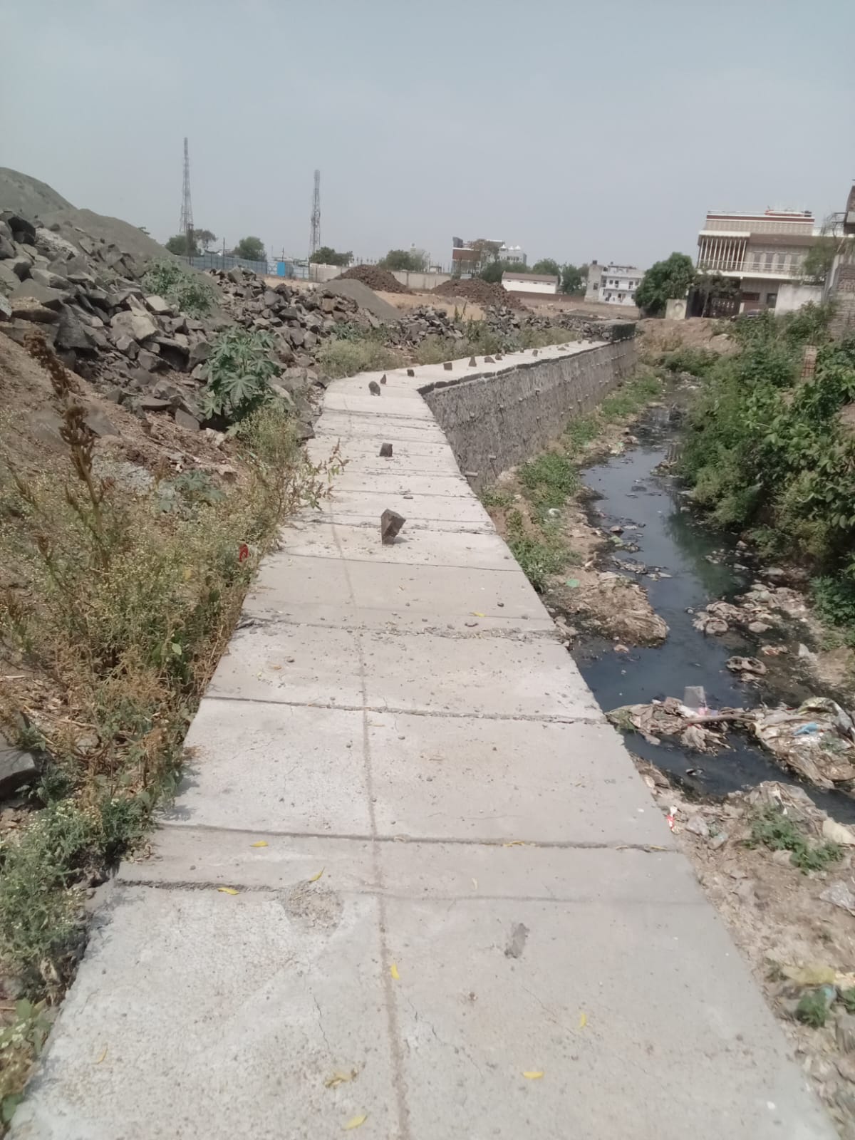 Urban drainage channel works with concrete lining
